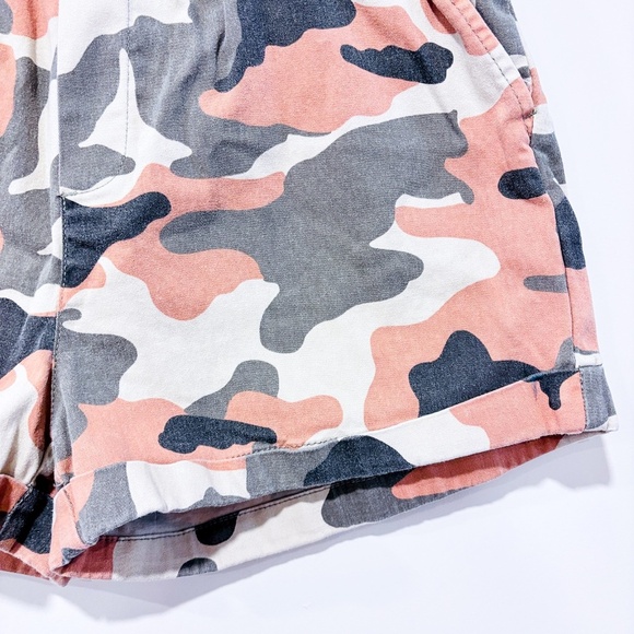 STREETWEAR SOCIETY Pink and green camouflage shorts - Picture 5 of 7
